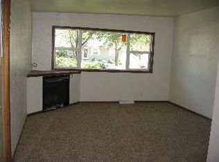 3923 Terrace Hill Dr NE, Cedar Rapids, IA 52402
