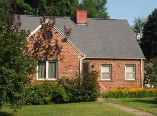 16 Queen St, Holyoke, MA 01040