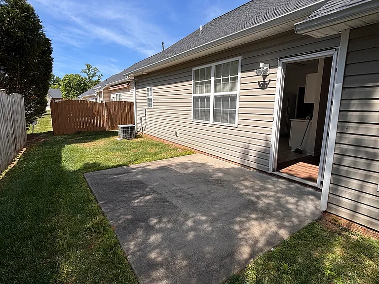 7 Thornwood Ct — Photo 16