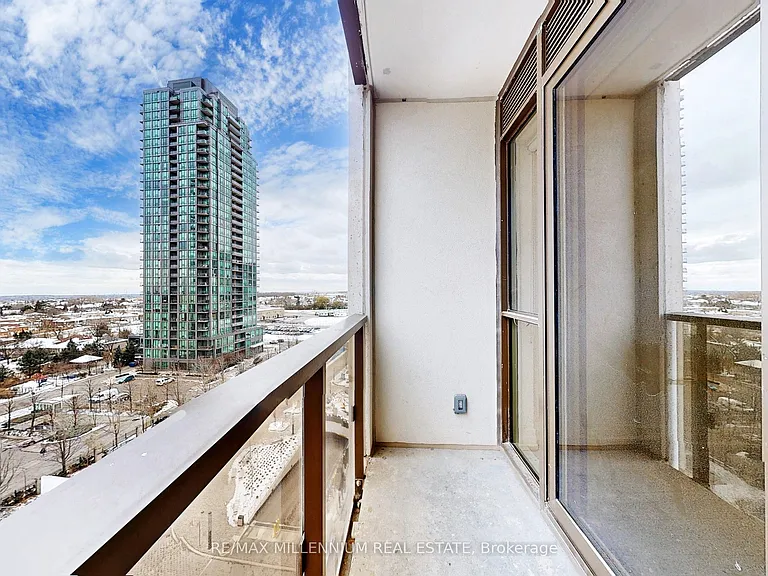 30 Elm Dr W #807 — Photo 37