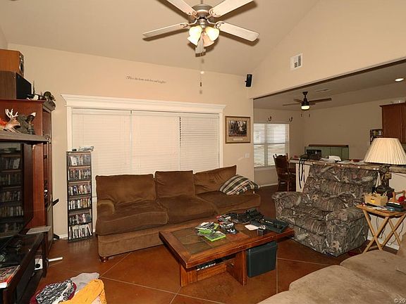 3rd image of 410 W Alta