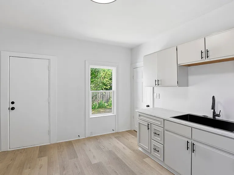 840 Jackson St — Photo 21