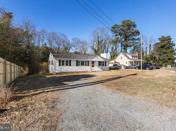 5063 Coles Point Rd, Hague, VA 22469