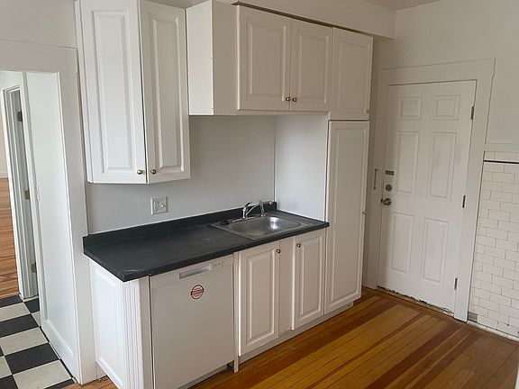2nd image of 61 Stewart St #5