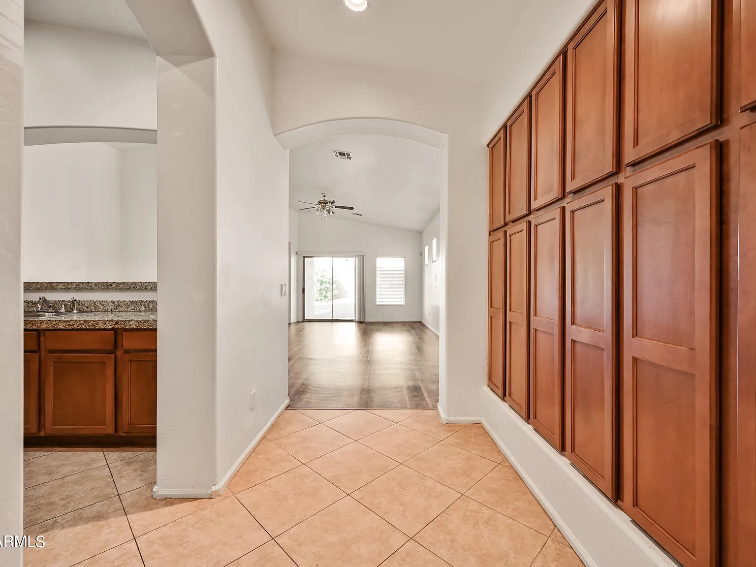4 bed, 3.0 bath, 1931 sqft, $2,225 — Photo 3