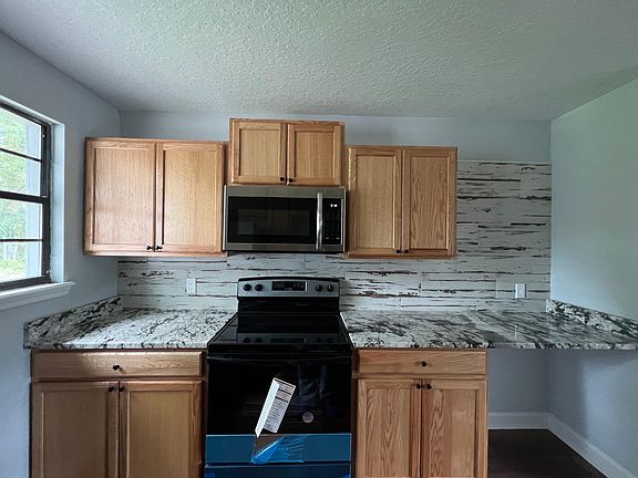 4th image of 2301 Lane Ave S #1