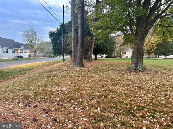 44925 Shore Dr, Tall Timbers, MD 20690