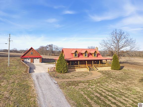 2nd image of 420 Curd Cemetery Rd