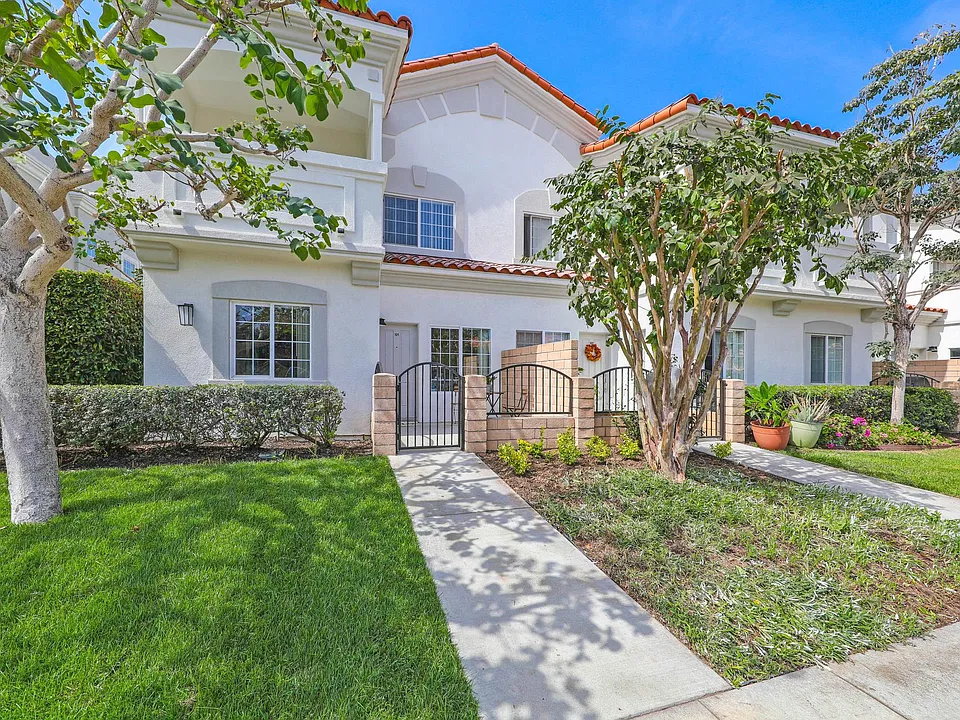 Pacific Breeze Townhomes