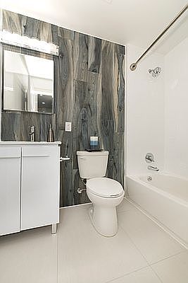5th image of 309 E 92nd St #4L