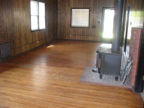 3rd image of 836 S B St