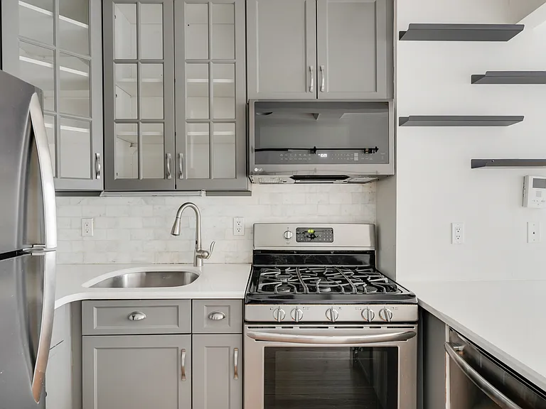118 W 112th St #4A — Photo 8
