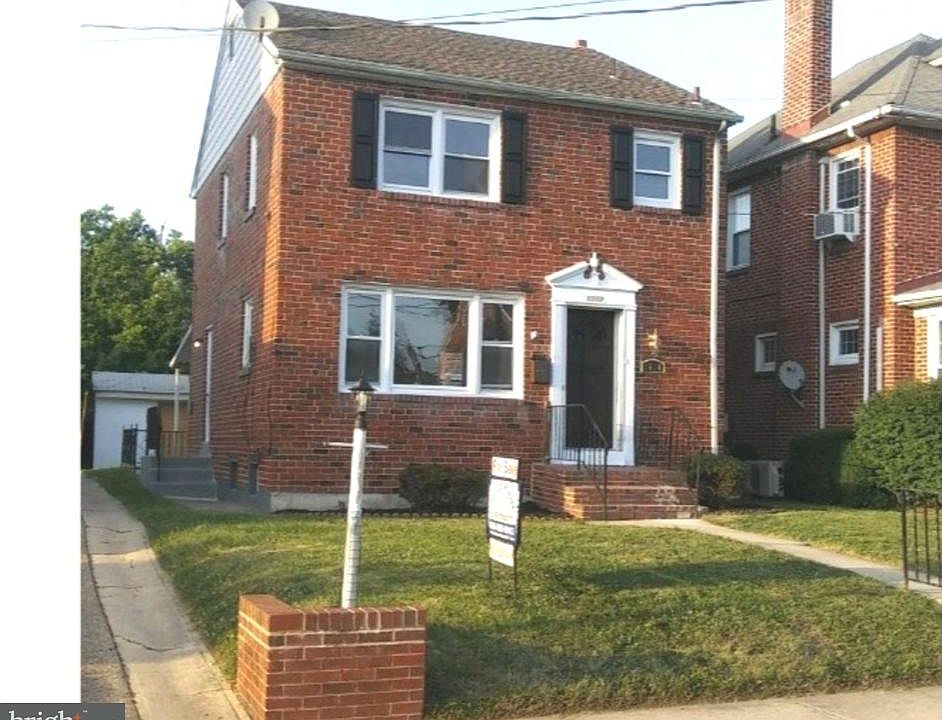 1st image of 1717 Elm St