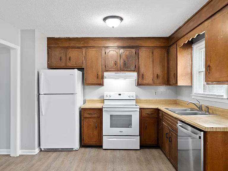 Darlene Dr - 140 — Photo 10