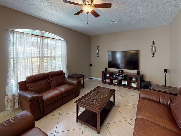 3rd image of 11254 Illford Dr