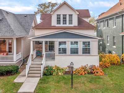 1119 Lakepointe St, Grosse Pointe Park, MI, 48230