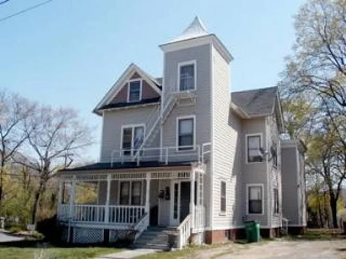 26 High St