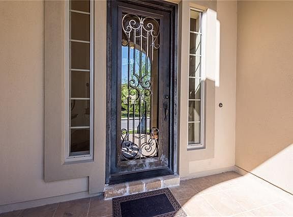 4th image of 4017 Vail Dr