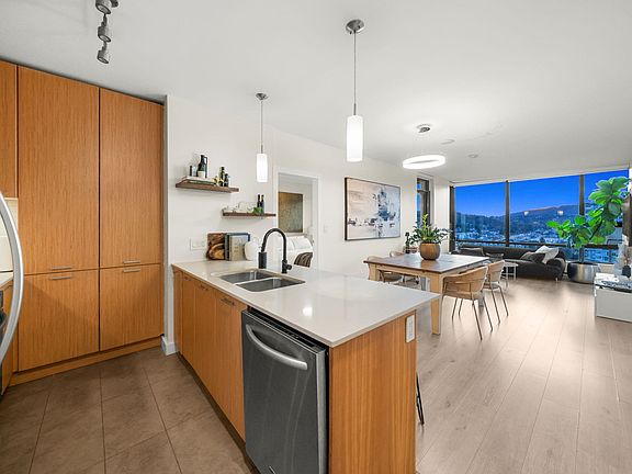 5th image of 301 Capilano Rd #1902