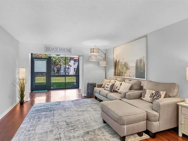 1640 Stickney Point Rd #40-101 — Photo 4