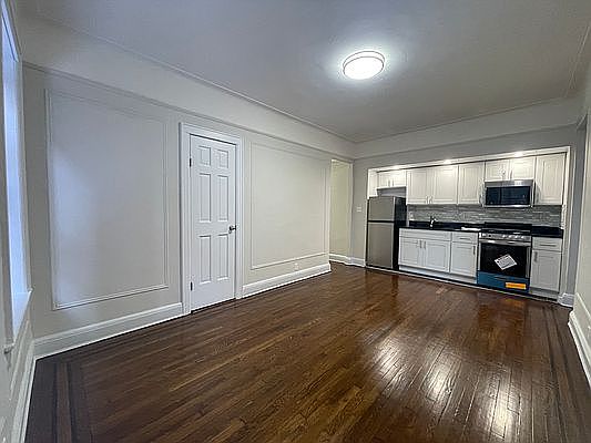 5th image of 45-35 42nd St #1D
