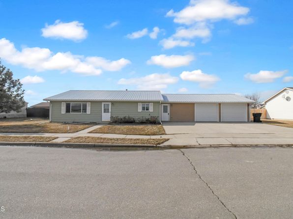 2101 21st Ave W, Williston, ND 58801