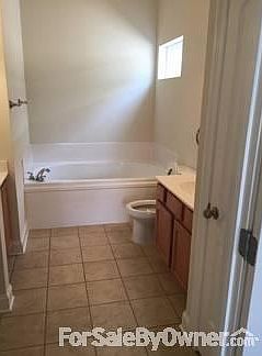 Master Bath Large tub
