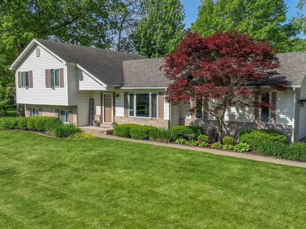 867 Commodore Ct, Porter, IN 46304