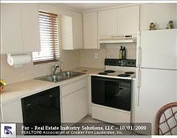4th image of 2829 NE 30th St APT 206