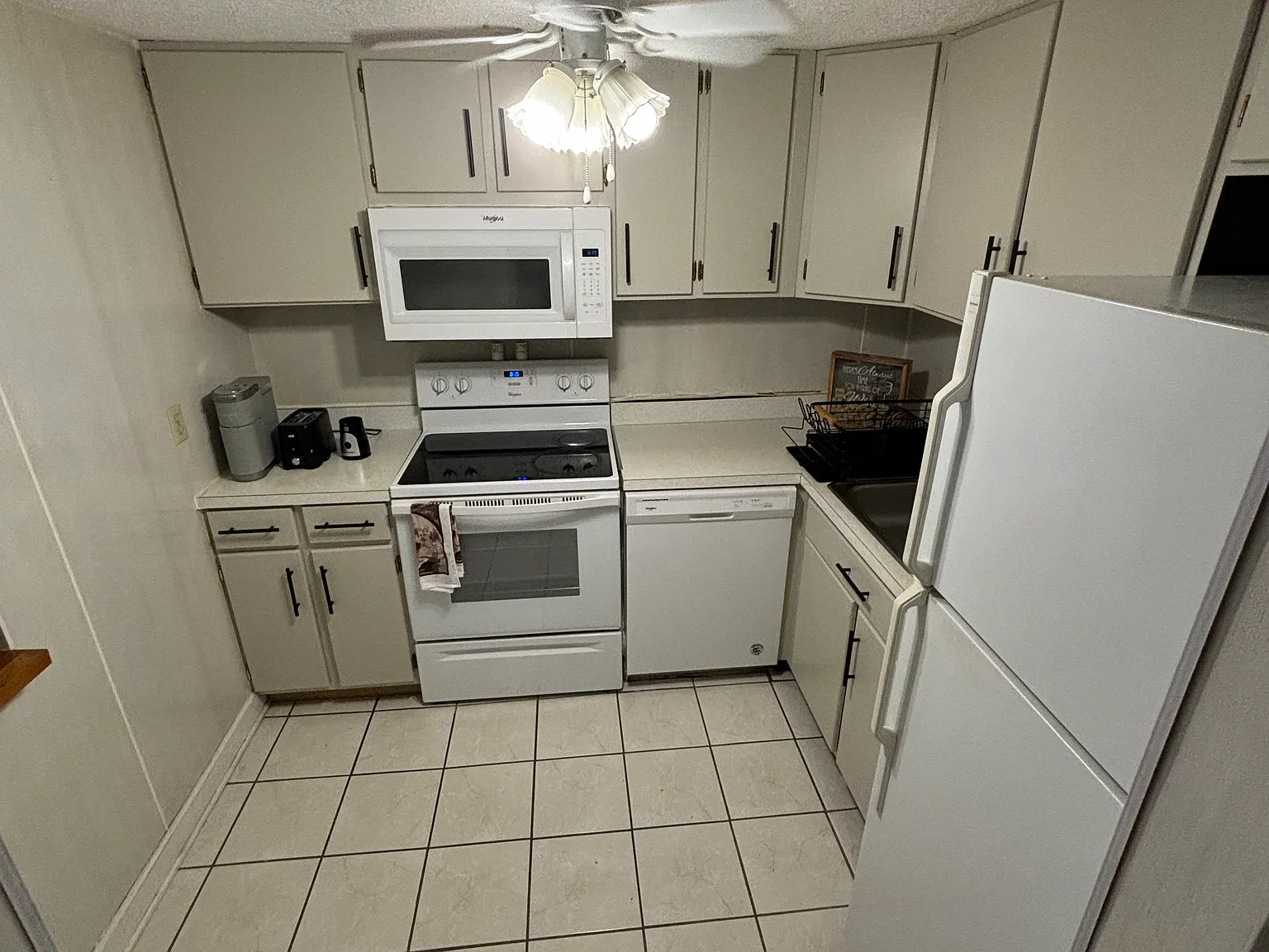 2106 Kanawha Blvd E — Photo 3