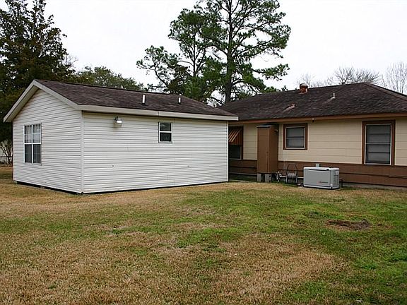 5th image of 205 Begonia Ln