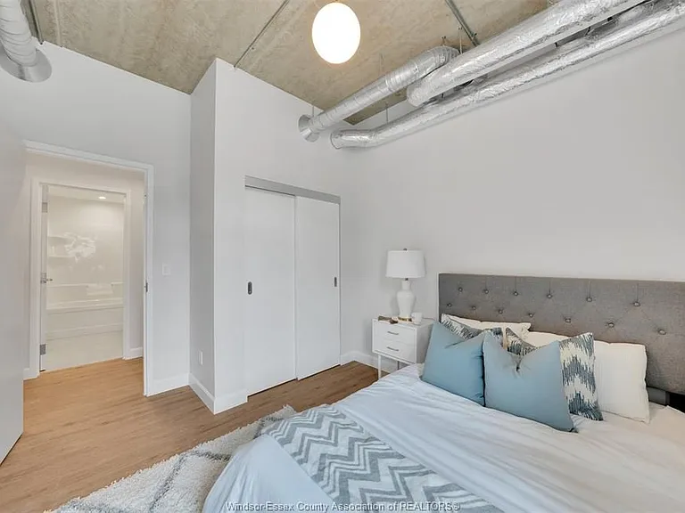 6550 Wyandotte St E #201 — Photo 12