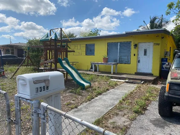 7398 Garfield St, Hollywood, FL 33024