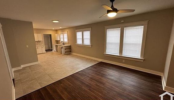 5th image of 1063 Forest Ave
