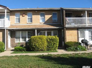 305 Artist Lake Dr, Middle Island, NY 11953
