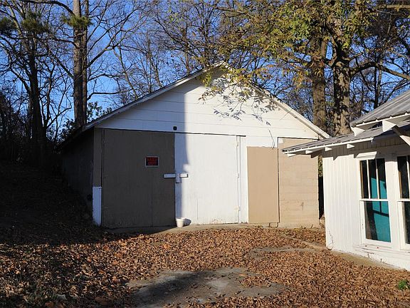 3rd image of 319 W Relief St