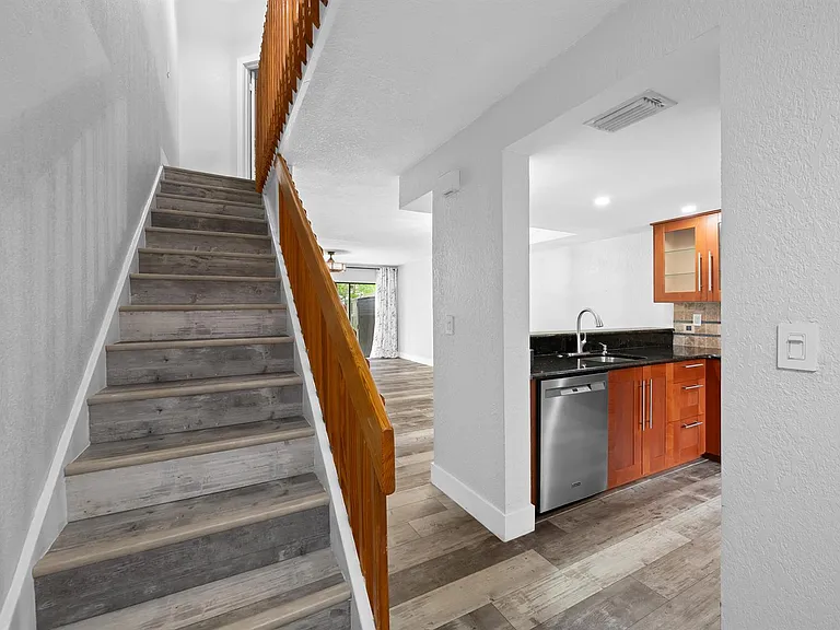 4221 SW 71st Way #4221 — Photo 13