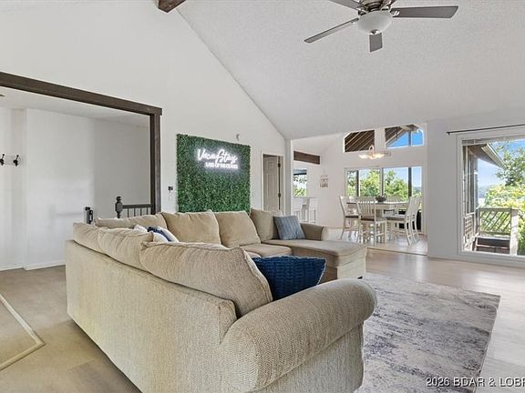 Close the wall in for a lockout, 2 unit home!