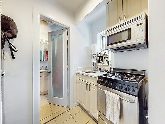 3rd image of 188 E 93rd St APT 3I