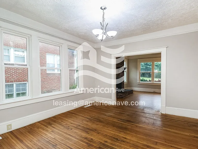 18532_005_dining_room_5.jpg