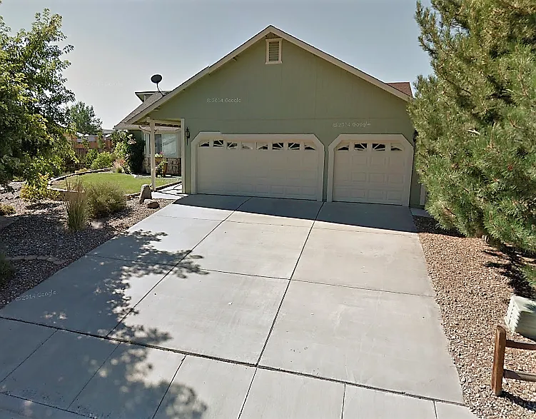 325 Veronica Ave photo 1