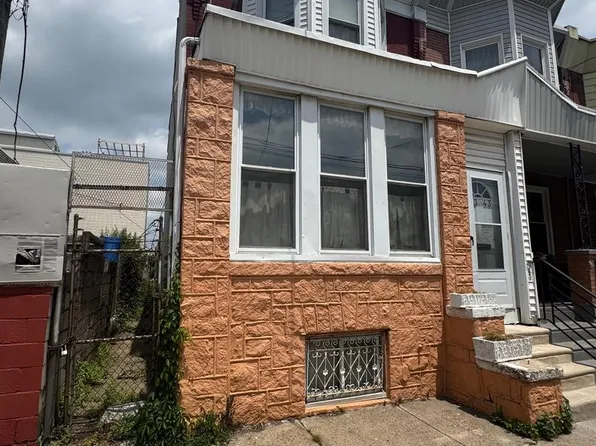 2343 Morris St, Philadelphia, PA 19145