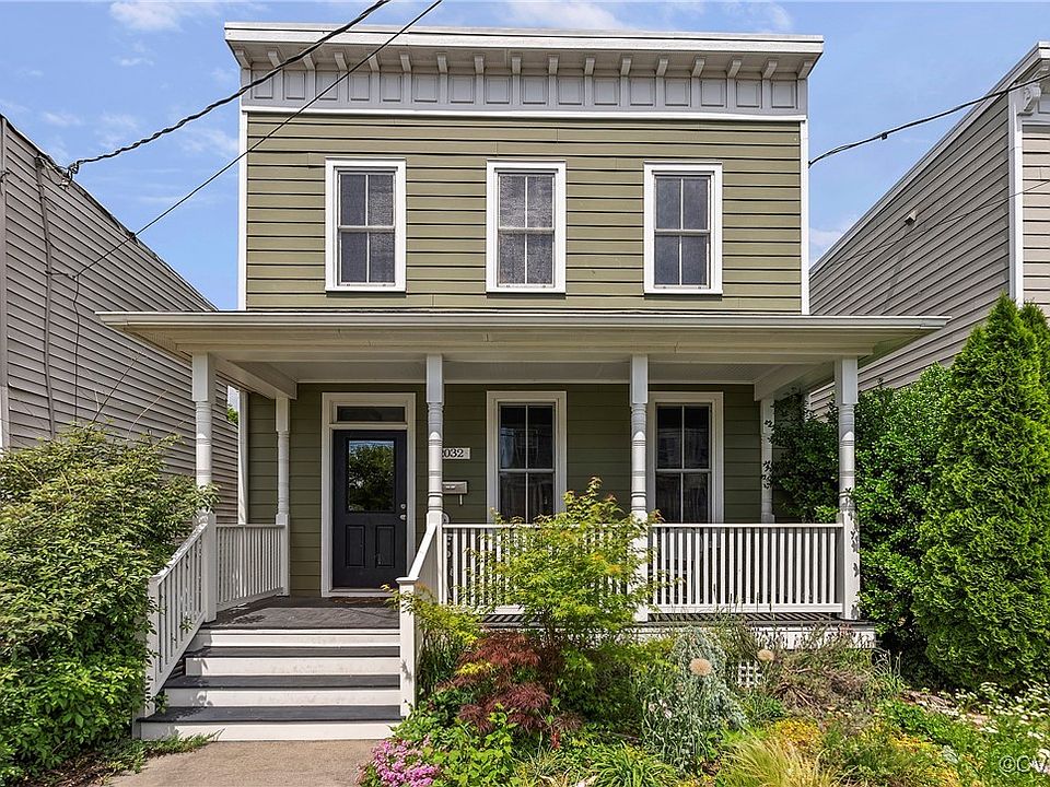 1st image of 2032 Moore St