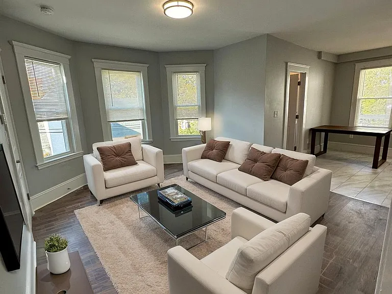 517 Washington St #2 — Photo 2