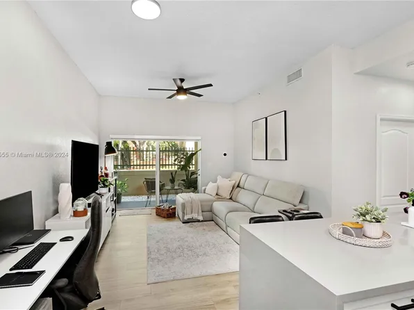 6001 SW 70th St APT 155, South Miami, FL 33143