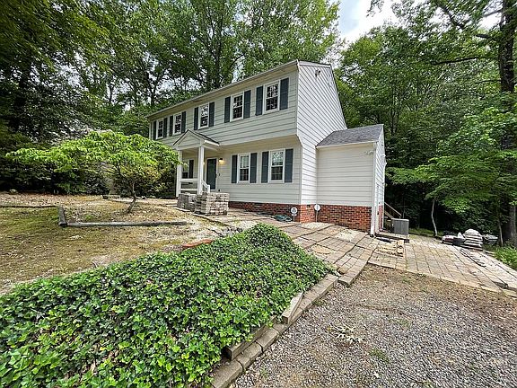 3rd image of 5249 Hallmark Dr