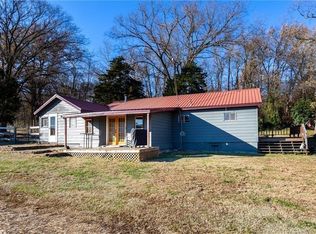 10510 Georgia Flat Rd, Gravette, AR 72736