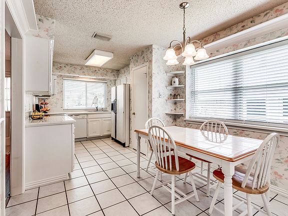 5th image of 4910 Cliffwood Dr