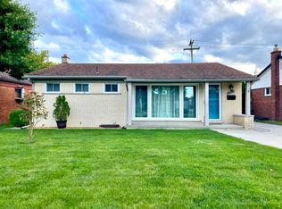 15225 Cook St, Southgate, MI 48195