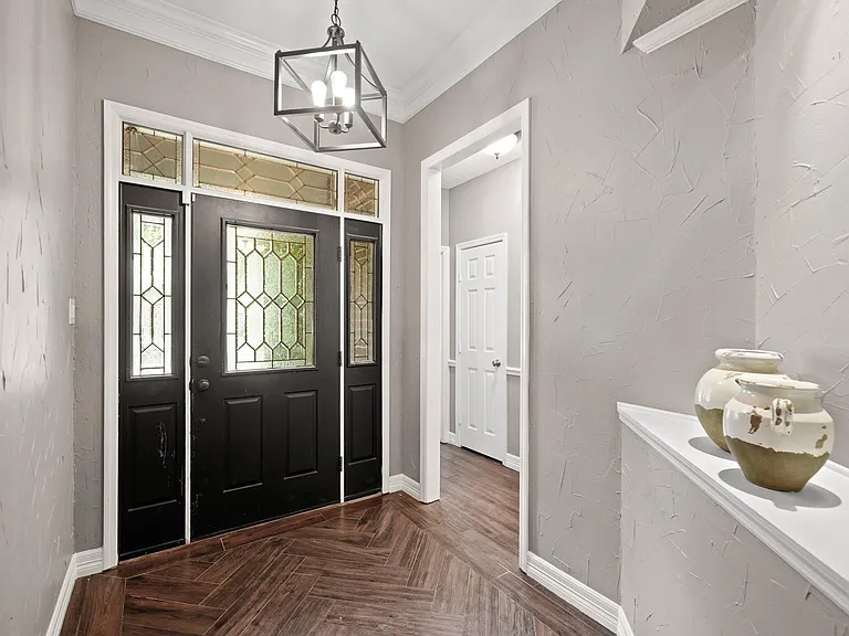 1207 Wildewood Ct — Photo 4